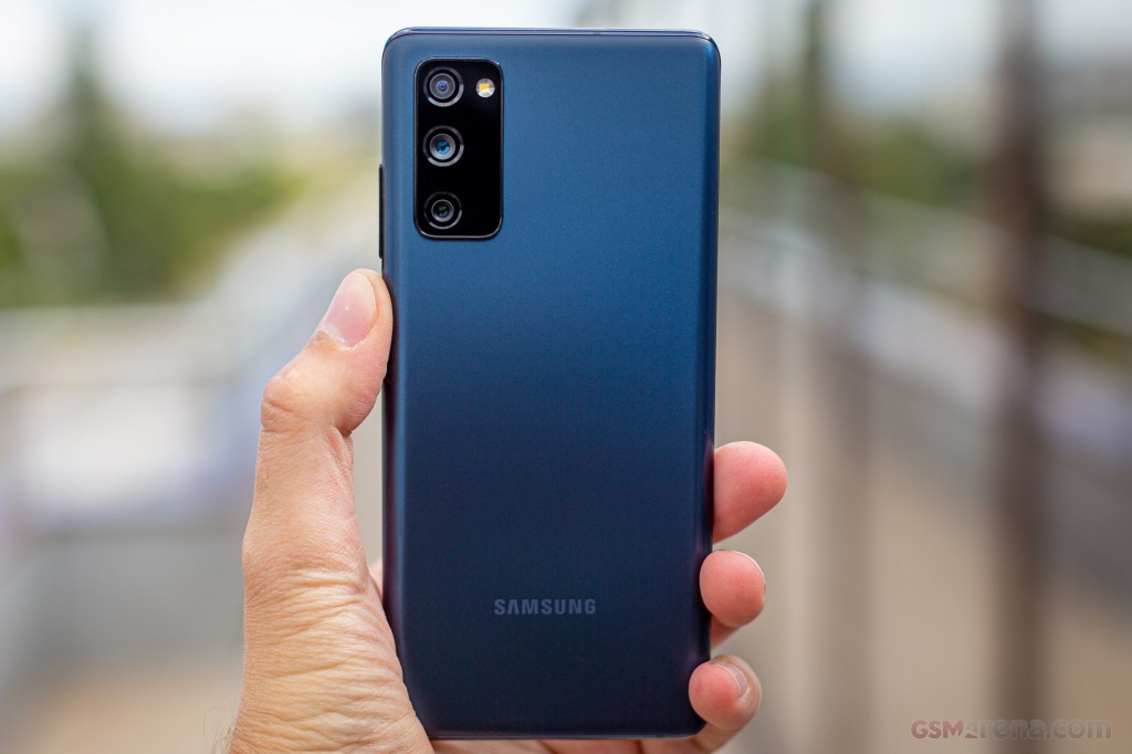 Samsung Galaxy S20 FE 5G hands-on photo 12