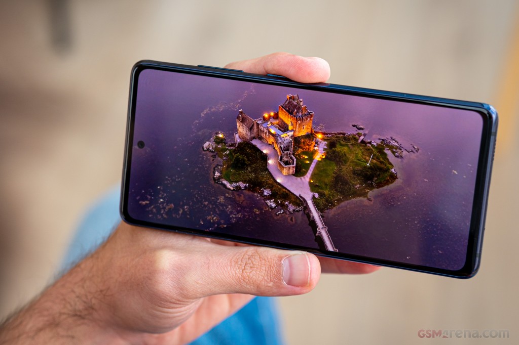 Samsung Galaxy S20 FE 5G hands-on photo 24