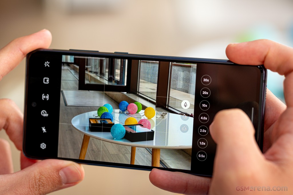 Samsung Galaxy S20 FE 5G hands-on photo 26