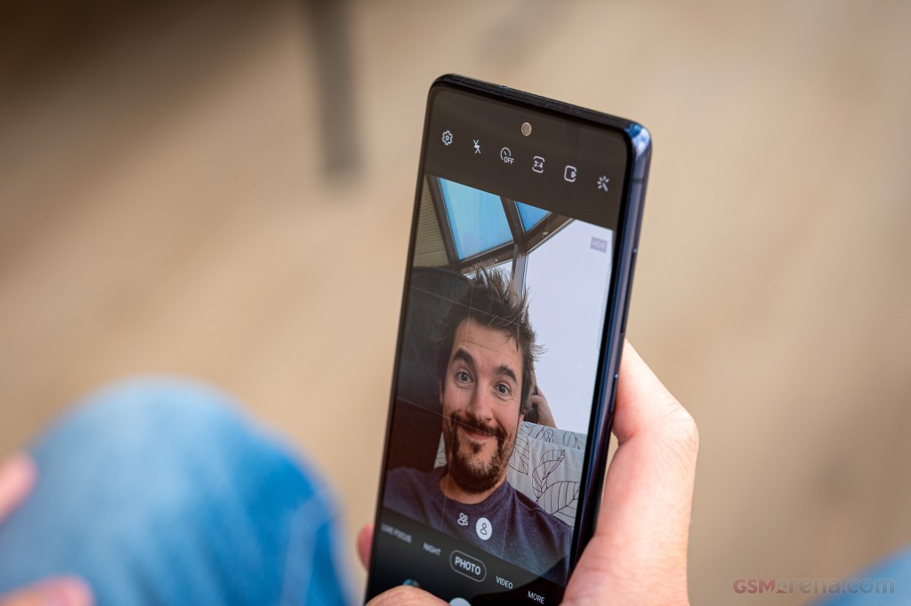 Samsung Galaxy S20 FE 5G hands-on photo 27