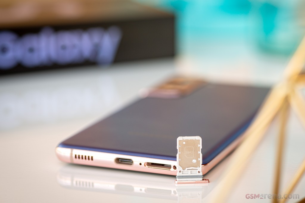 Samsung Galaxy S21 5G hands-on photo 3