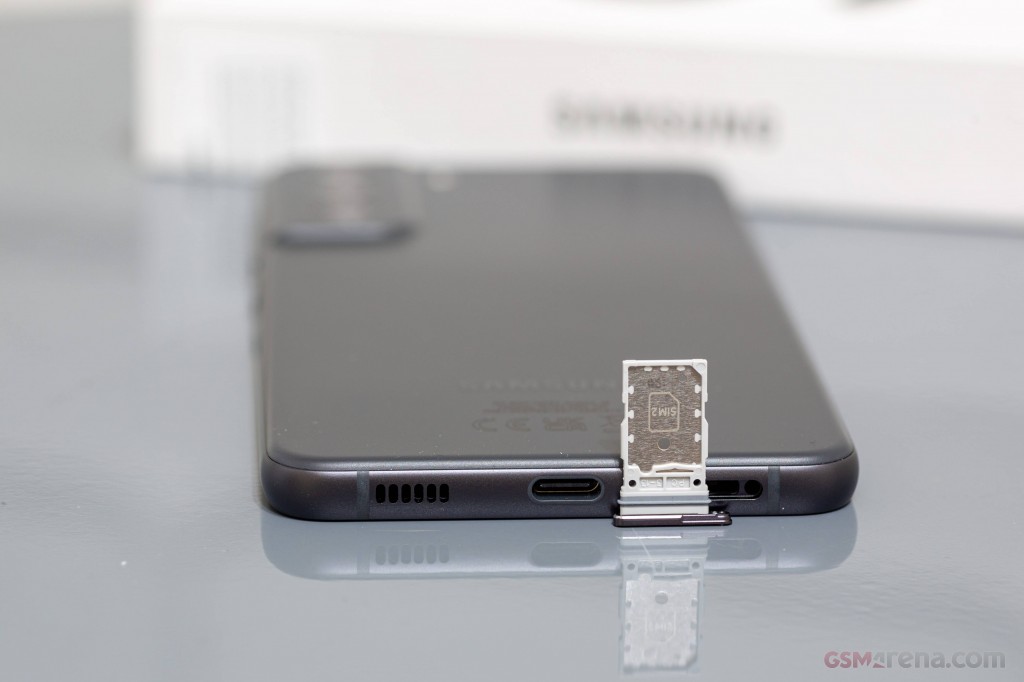 Samsung Galaxy S21 FE 5G hands-on photo 2