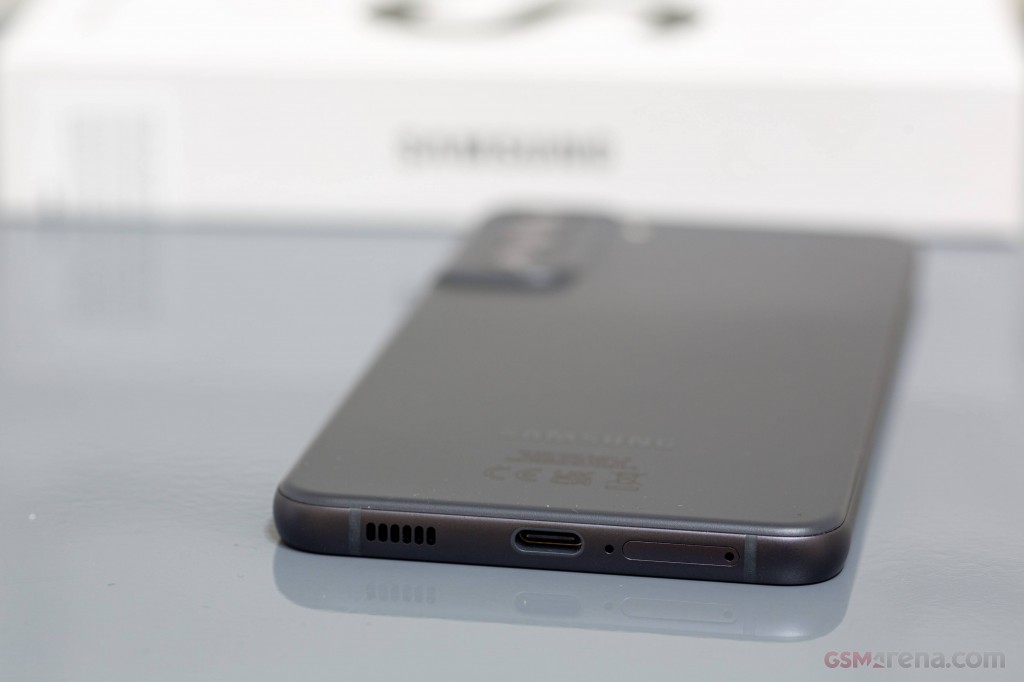 Samsung Galaxy S21 FE 5G hands-on photo 3