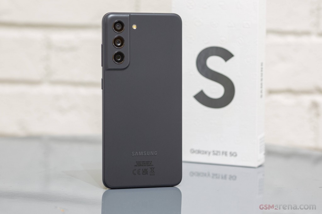 Samsung Galaxy S21 FE 5G hands-on photo 7