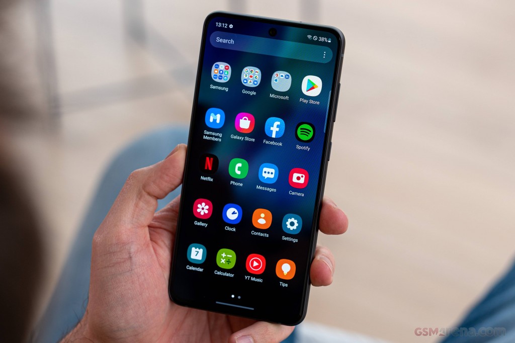 Samsung Galaxy S21 FE 5G hands-on photo 16