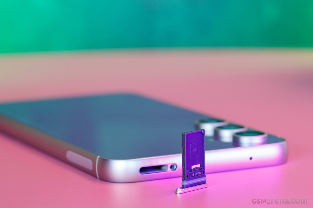 Samsung Galaxy S23 FE hands-on photo 8