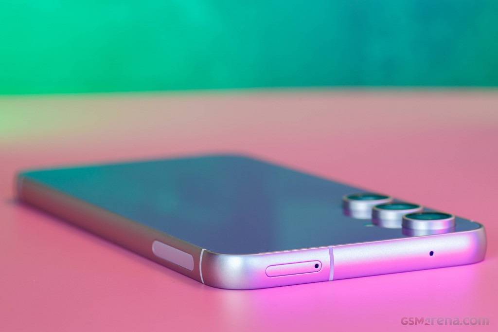 Samsung Galaxy S23 FE hands-on photo 9