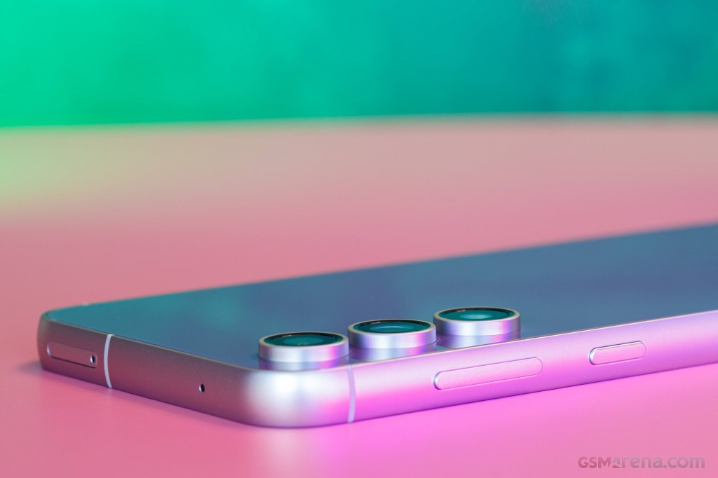 Samsung Galaxy S23 FE hands-on photo 10