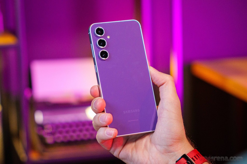 Samsung Galaxy S23 FE hands-on photo 23
