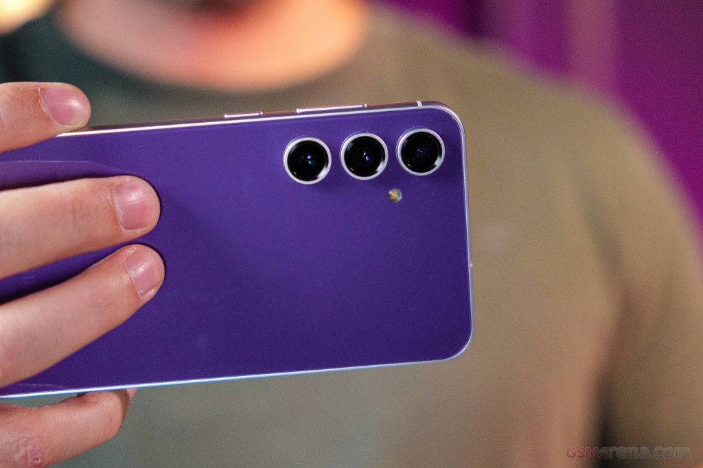 Samsung Galaxy S23 FE hands-on photo 27