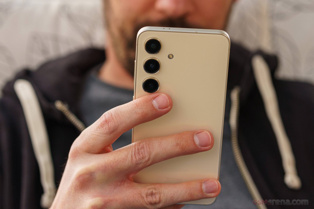 Samsung Galaxy S24 hands-on photo 24