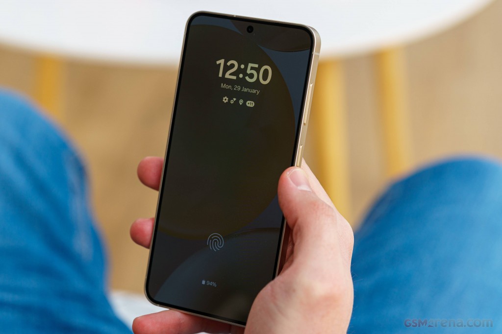 Samsung Galaxy S24 hands-on photo 32