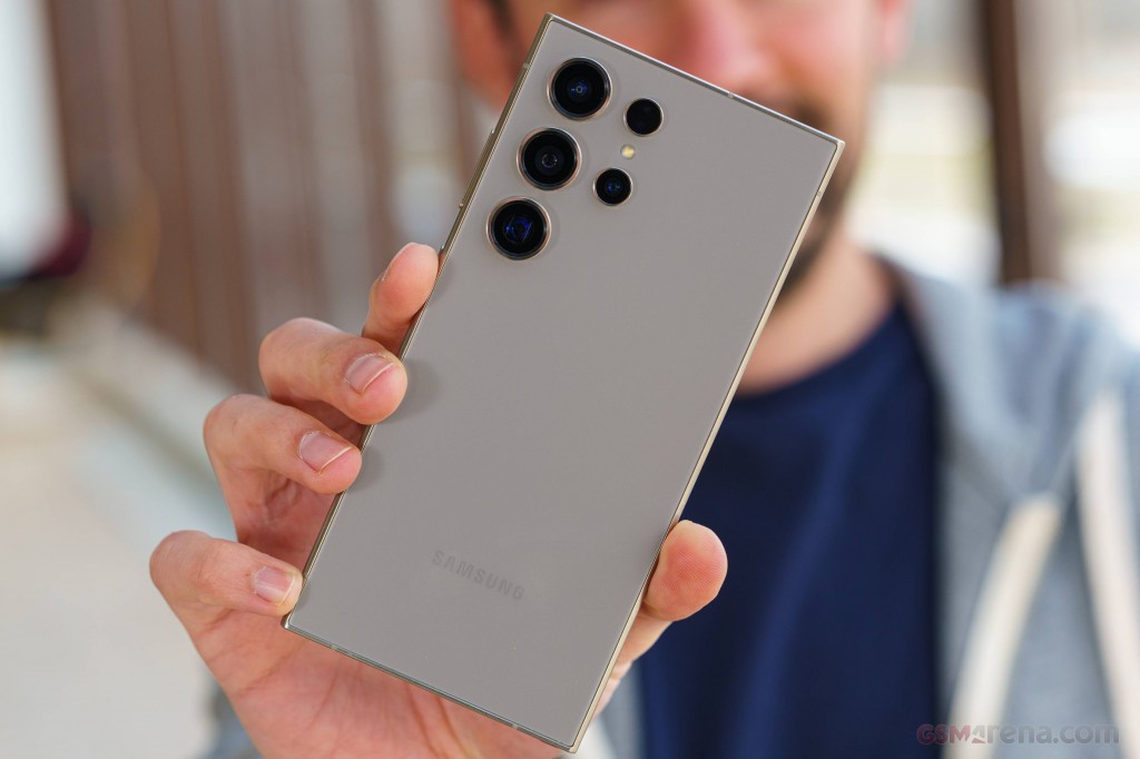 Samsung Galaxy S24 Ultra hands-on photo 28