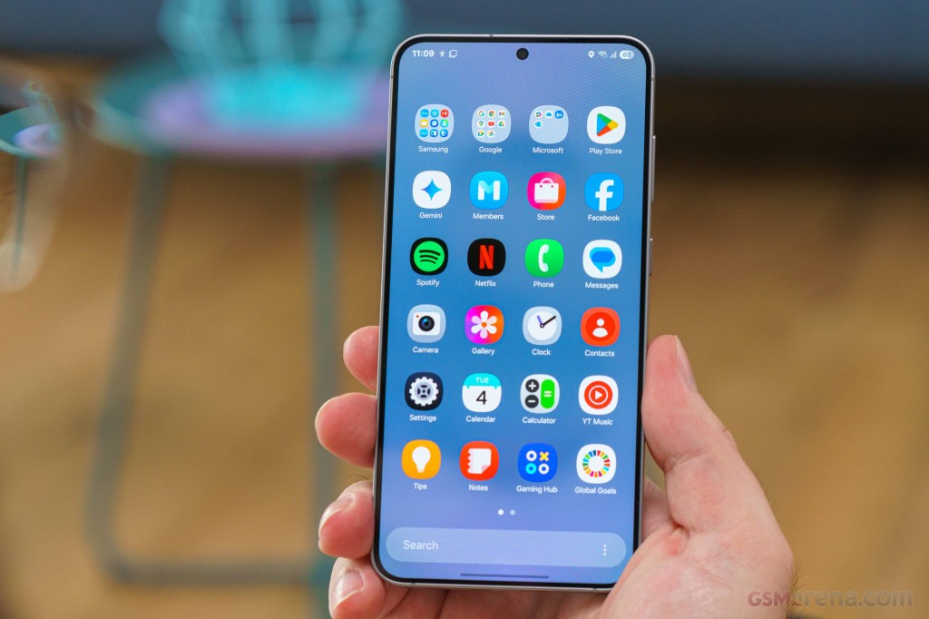 Samsung Galaxy S25+ hands-on photo 22