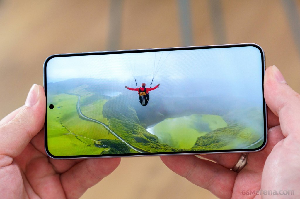 Samsung Galaxy S25+ hands-on photo 26