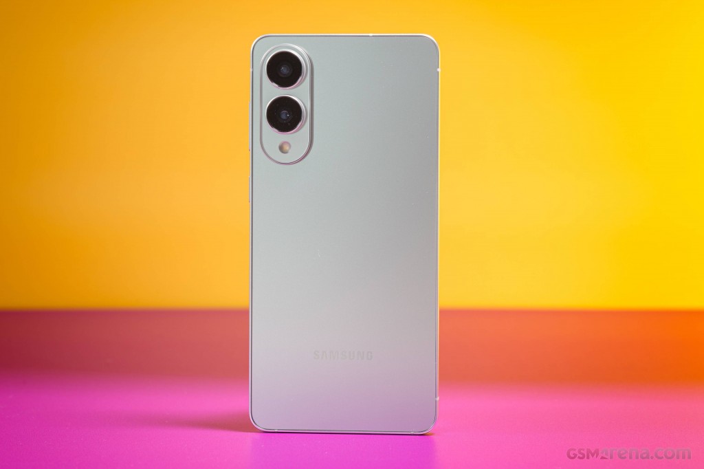 Samsung Galaxy S25 Edge hands-on photo 2