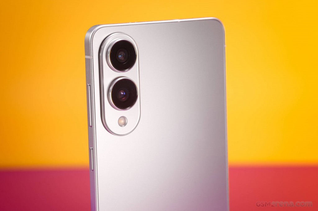 Samsung Galaxy S25 Edge hands-on photo 4