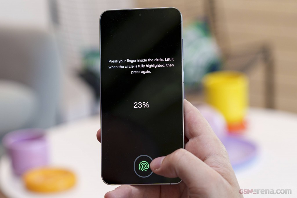 Samsung Galaxy S25 FE hands-on photo 7