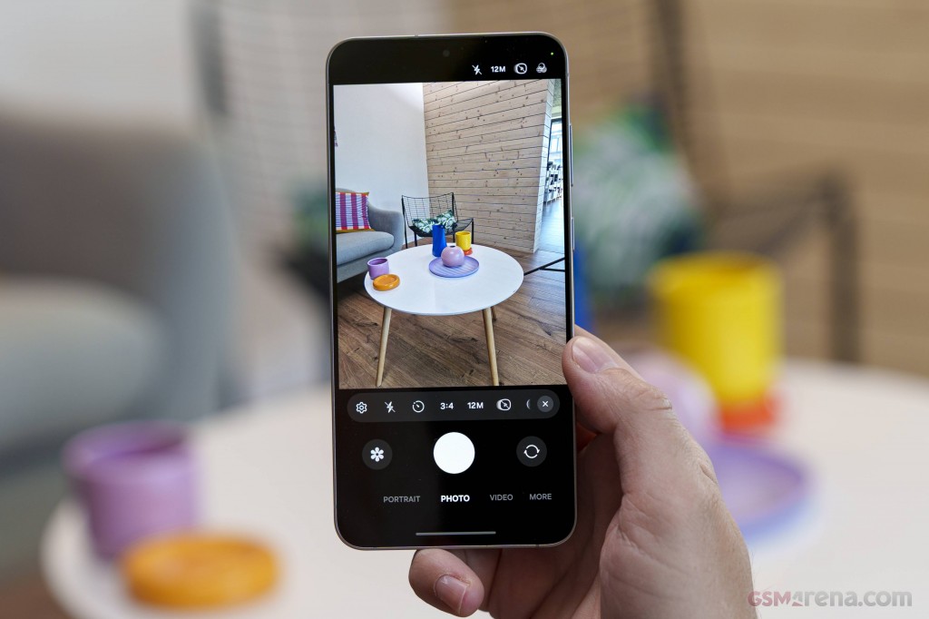 Samsung Galaxy S25 FE hands-on photo 8