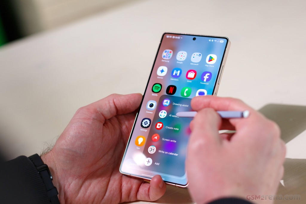 Samsung Galaxy S25 Ultra hands-on photo 28