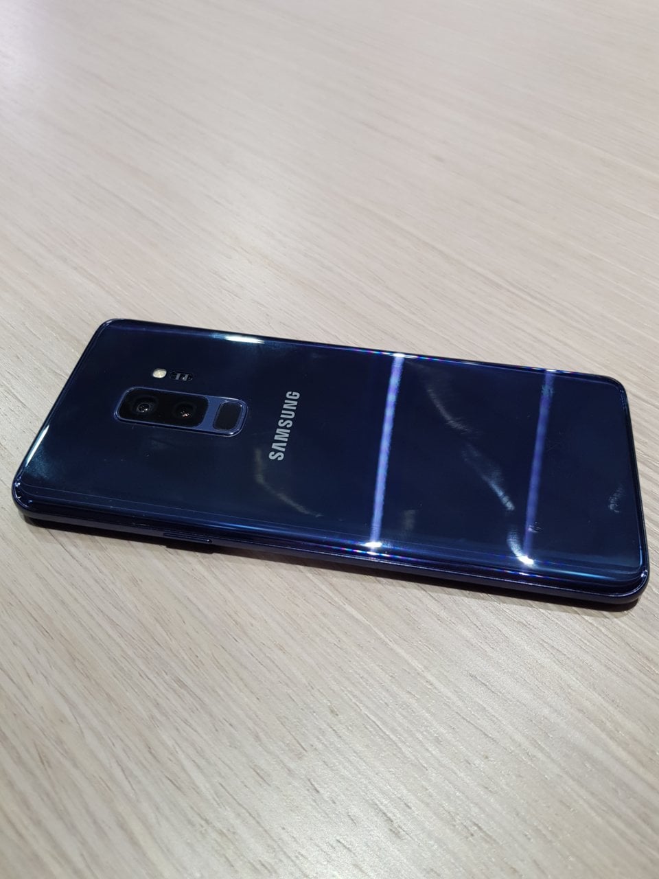 Samsung Galaxy S9+ view 8