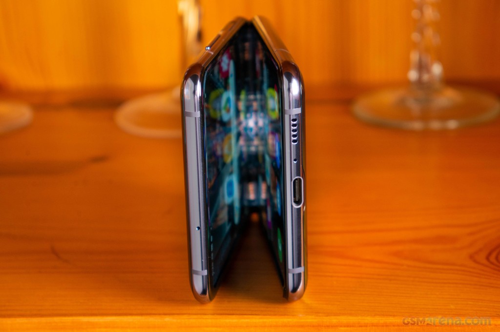 Samsung Galaxy Z Flip hands-on photo 18