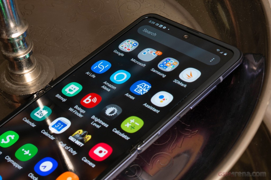 Samsung Galaxy Z Flip hands-on photo 19