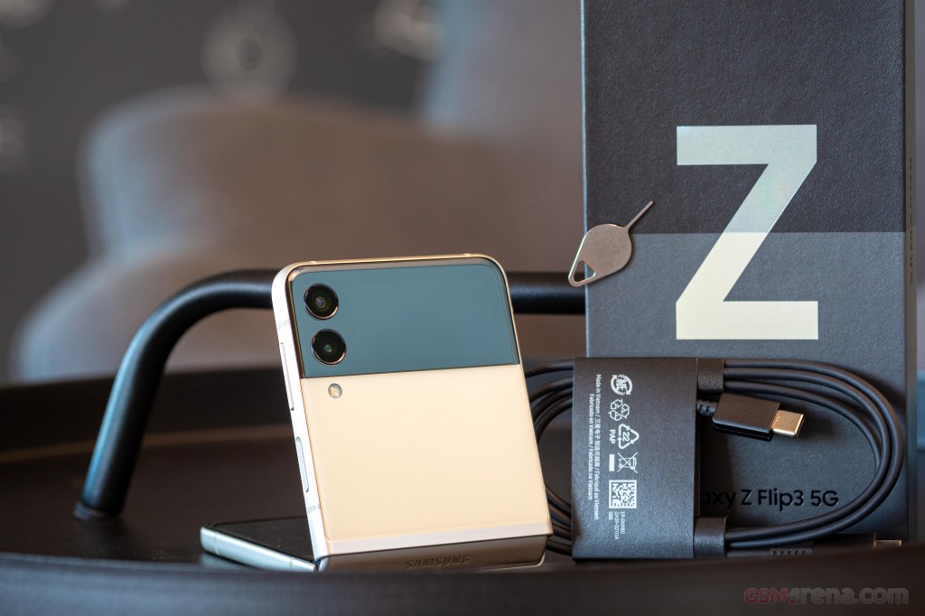 Samsung Galaxy Z Flip3 5G hands-on photo 1