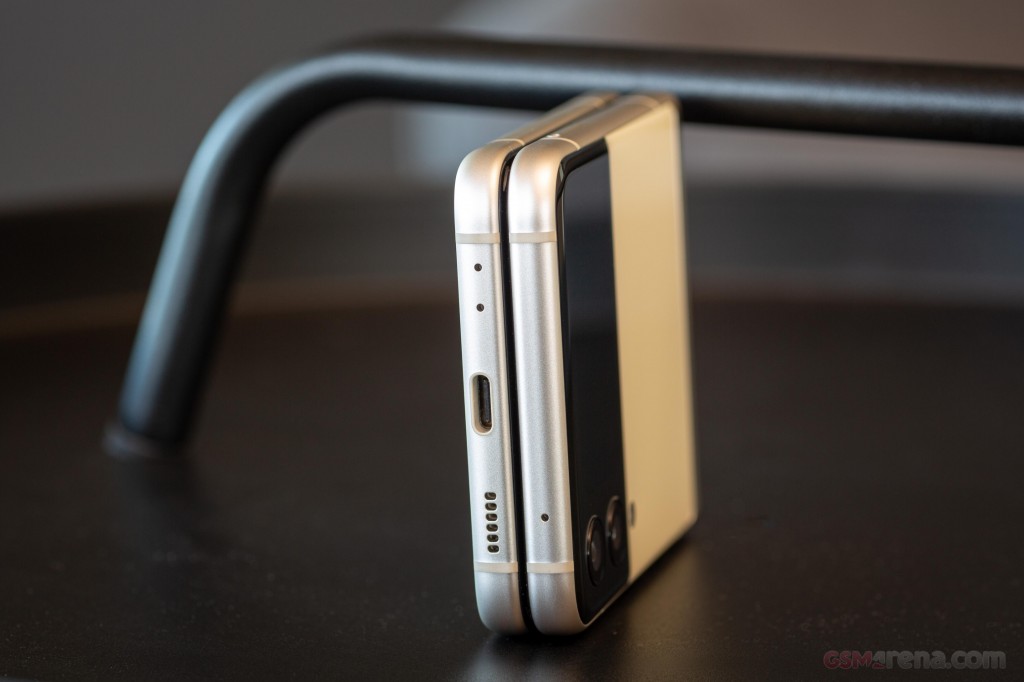Samsung Galaxy Z Flip3 5G hands-on photo 6