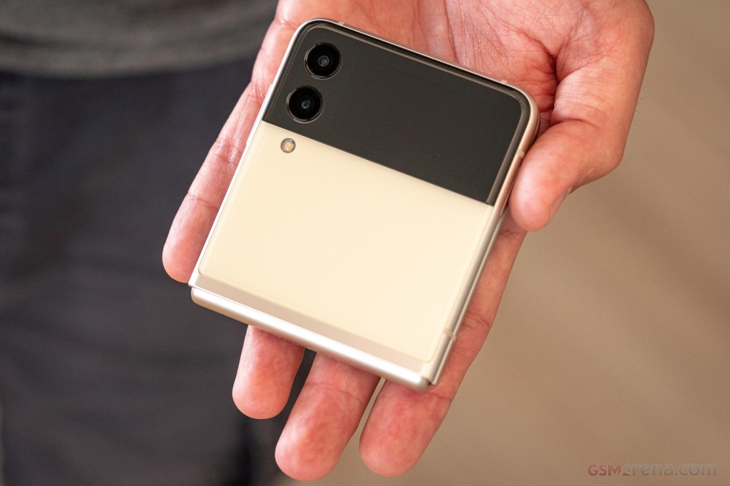 Samsung Galaxy Z Flip3 5G hands-on photo 17