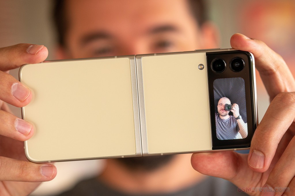 Samsung Galaxy Z Flip3 5G hands-on photo 19