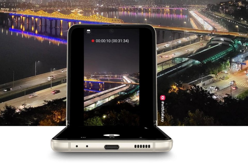 Samsung Galaxy Z Flip3 5G view 11