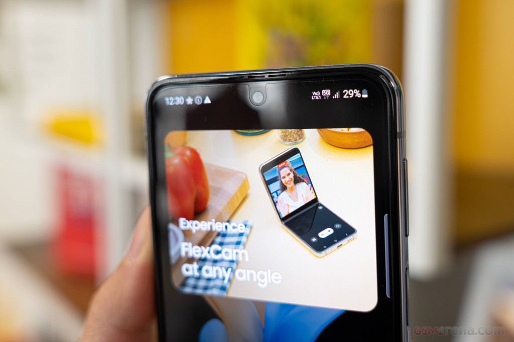Samsung Galaxy Z Flip4 hands-on photo 8