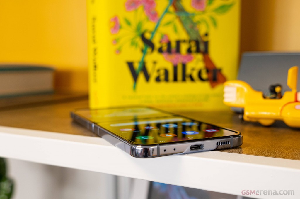 Samsung Galaxy Z Flip4 hands-on photo 13