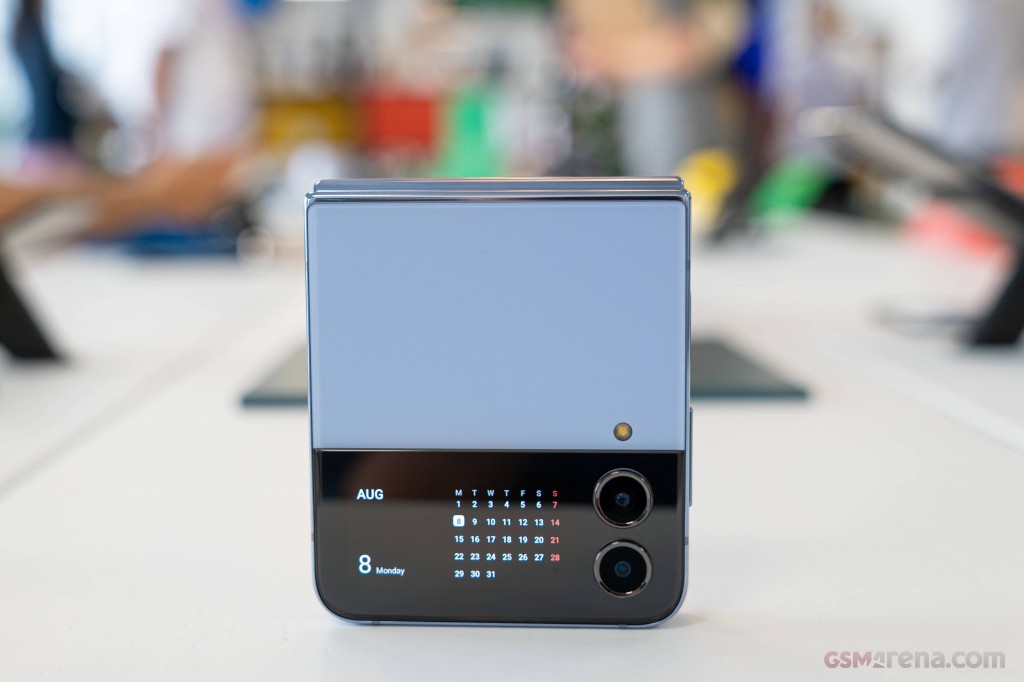 Samsung Galaxy Z Flip4 hands-on photo 17