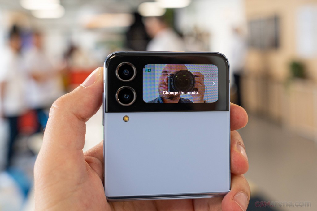 Samsung Galaxy Z Flip4 hands-on photo 21