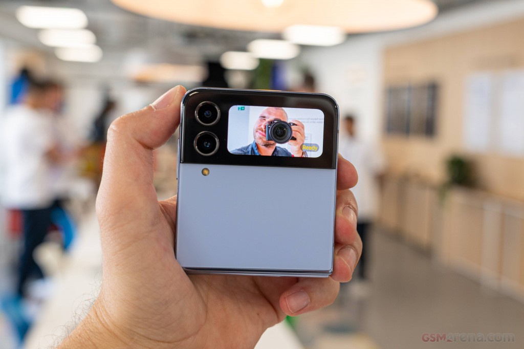 Samsung Galaxy Z Flip4 hands-on photo 23