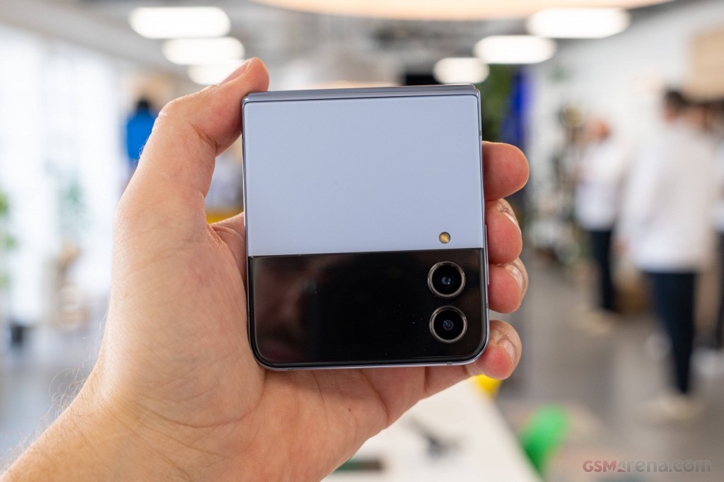 Samsung Galaxy Z Flip4 hands-on photo 27