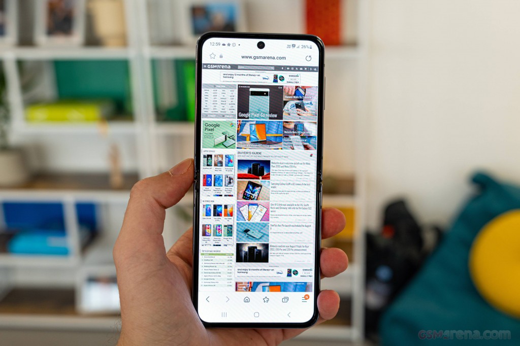 Samsung Galaxy Z Flip4 hands-on photo 32