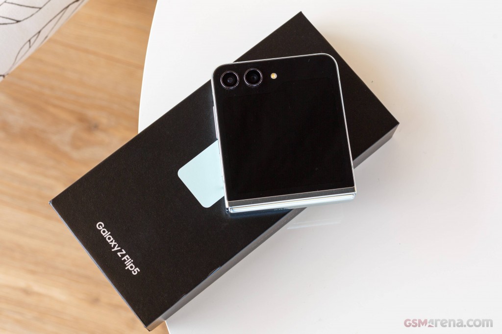 Samsung Galaxy Z Flip5 hands-on photo 1