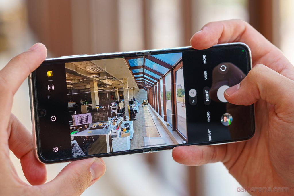 Samsung Galaxy Z Flip5 hands-on photo 9