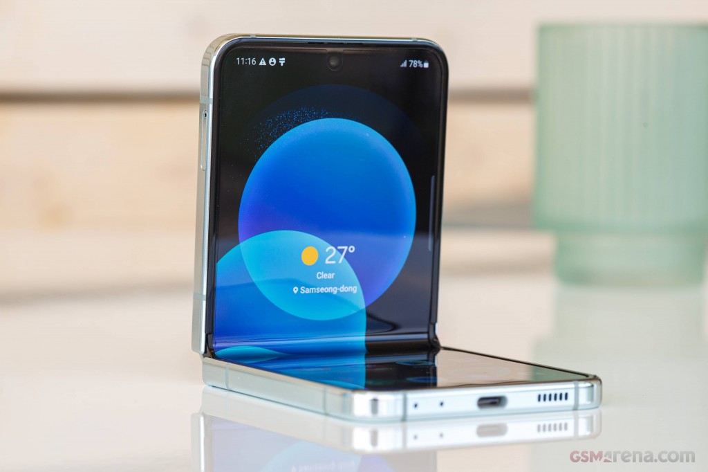 Samsung Galaxy Z Flip5 hands-on photo 38