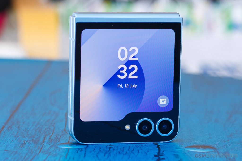 Samsung Galaxy Z Flip6 hands-on photo 3