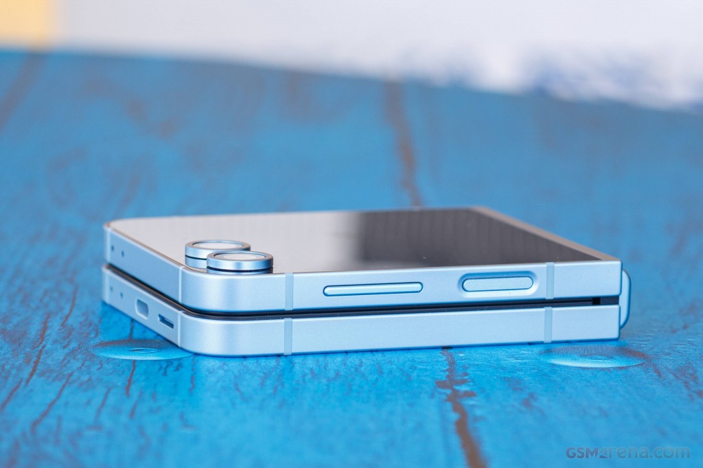 Samsung Galaxy Z Flip6 hands-on photo 5