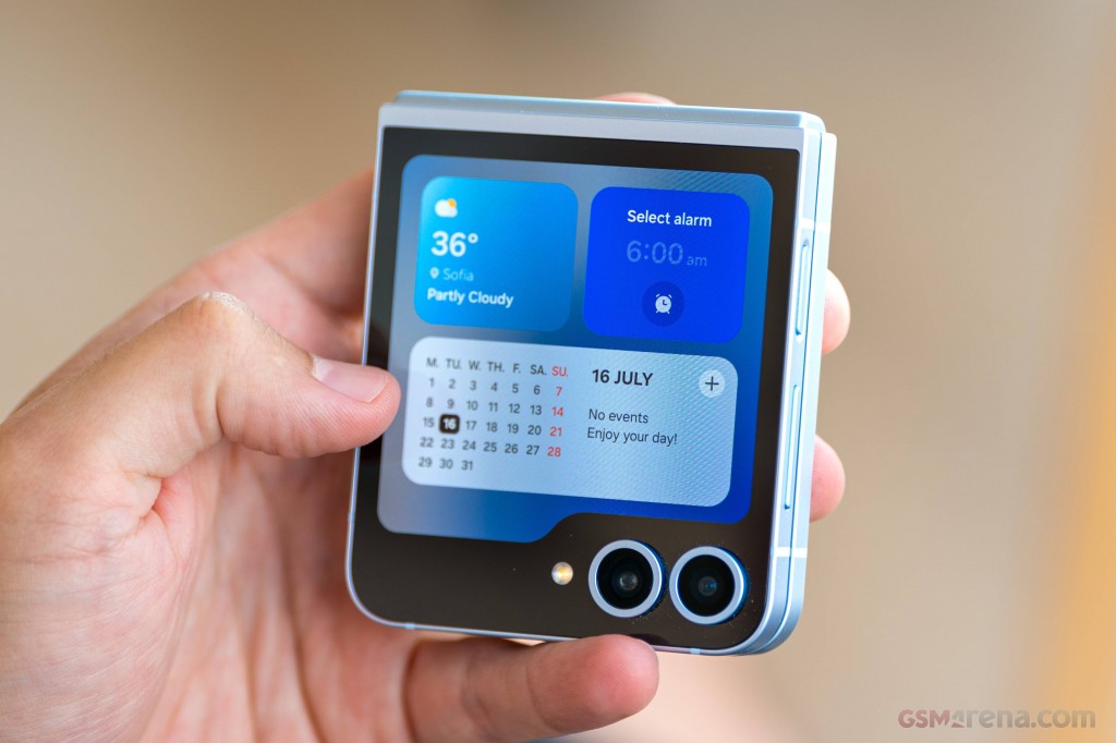 Samsung Galaxy Z Flip6 hands-on photo 34