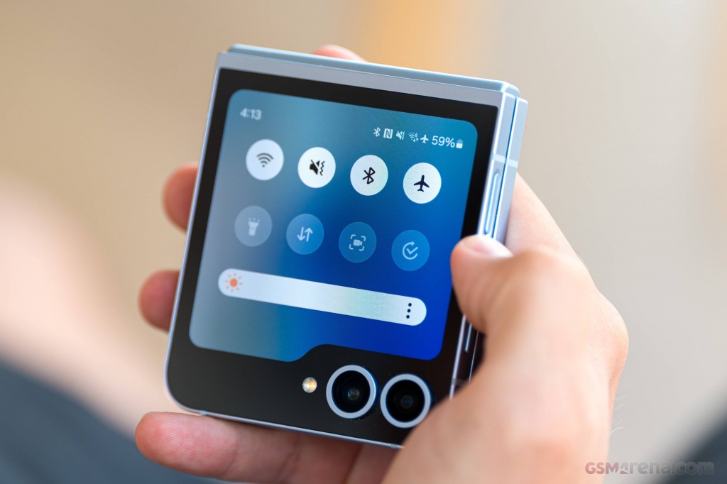Samsung Galaxy Z Flip6 hands-on photo 35