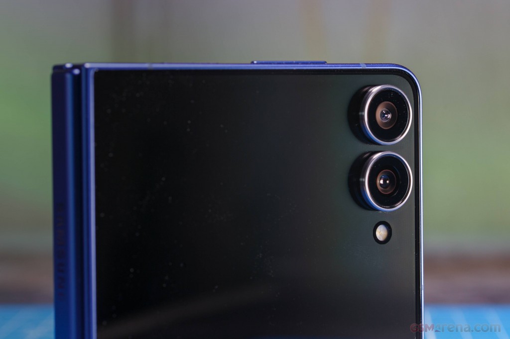 Samsung Galaxy Z Flip7 hands-on photo 7