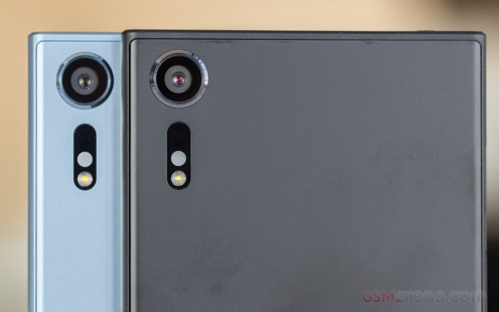 Sony Xperia XZs hands-on photo 2