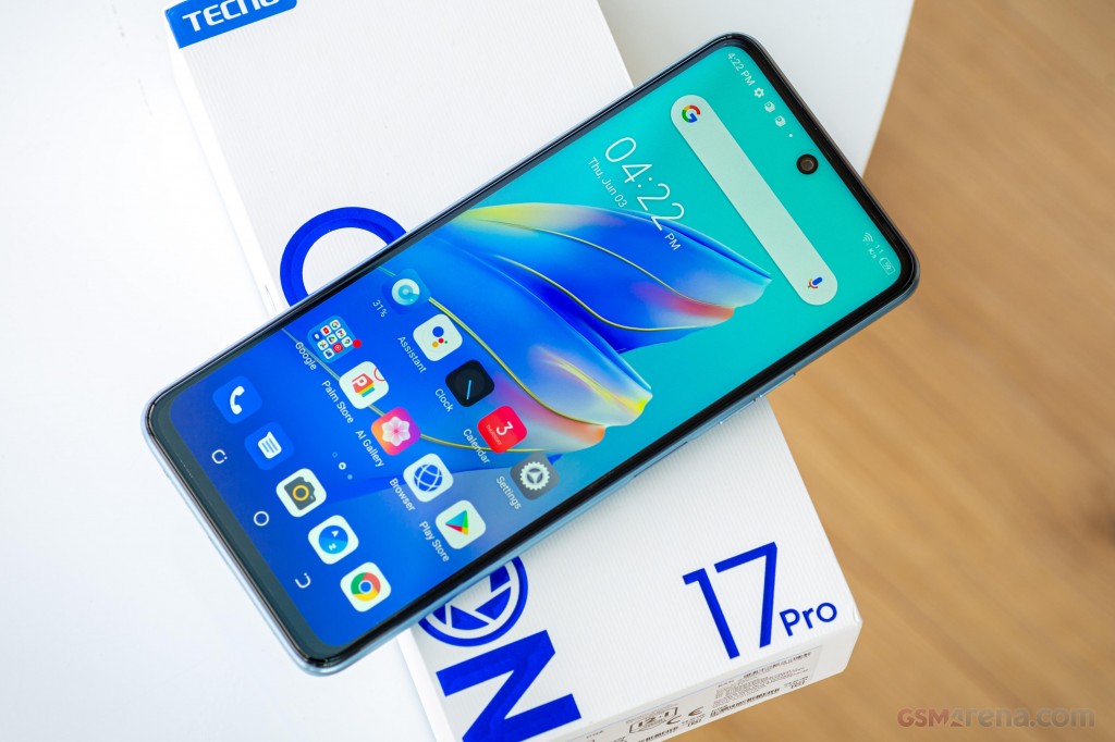 Tecno Camon 17 Pro hands-on photo 3