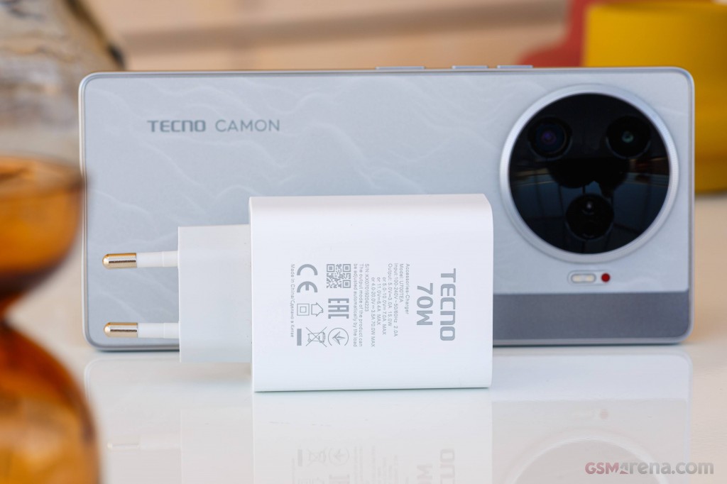 Tecno Camon 30 Pro hands-on photo 2